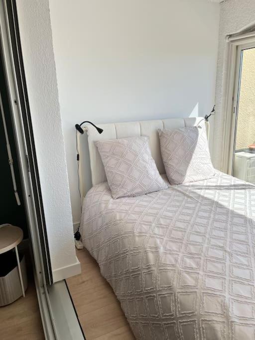 Studio Vue Mer Avec Piscine Et Terrain De Tennis Sausset-les-Pins Kültér fotó