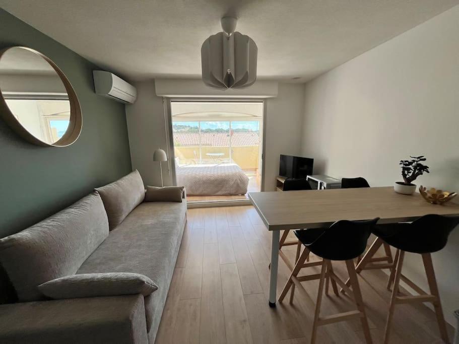 Studio Vue Mer Avec Piscine Et Terrain De Tennis Sausset-les-Pins Kültér fotó